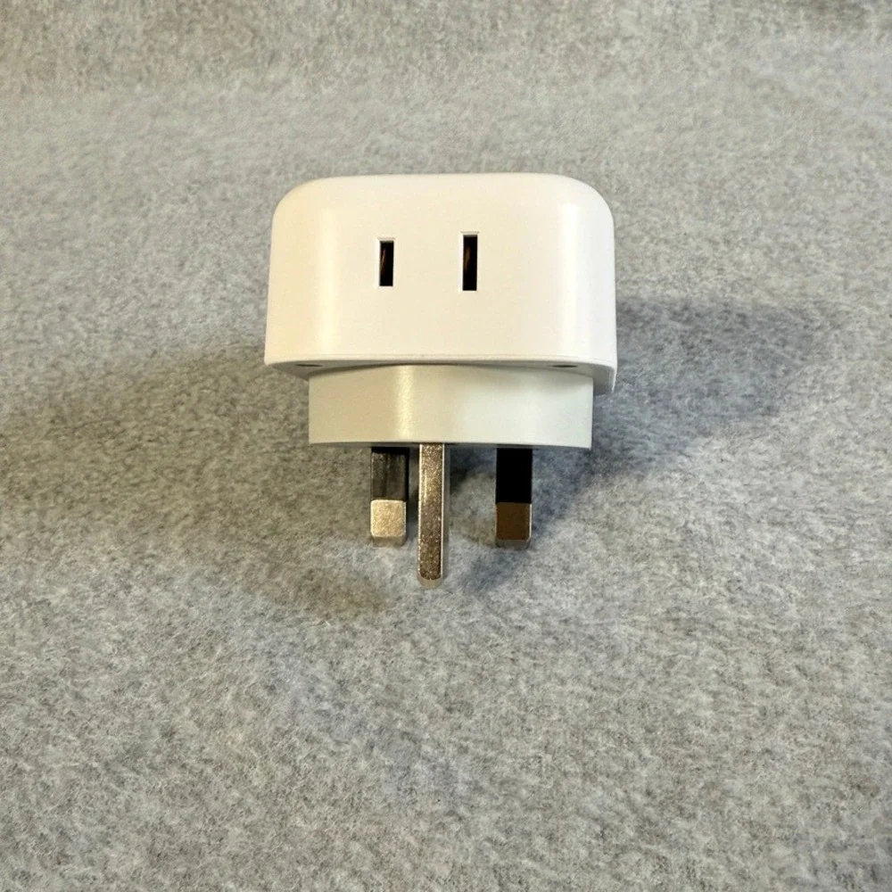 TESSAN TS-161-UK Type G Travel Adapter 3 AC Outlets 3 USB Ports UK Ireland HK